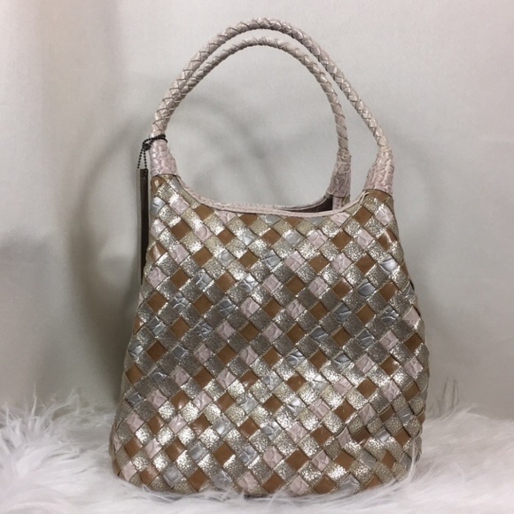 Gallarda Galante cube handbag with wallet.